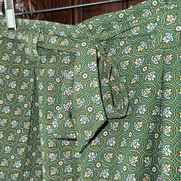 Max Studio shorts Green Floral Small NEW pockets paperbag waist sash belt - Picture 2 of 3
